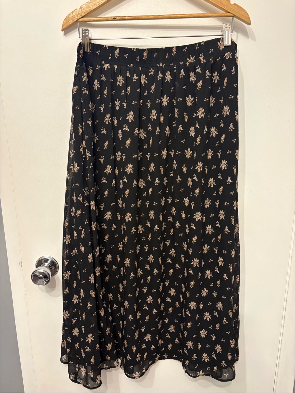 Reitmans Black Maxi Skirt with Beige Floral Print